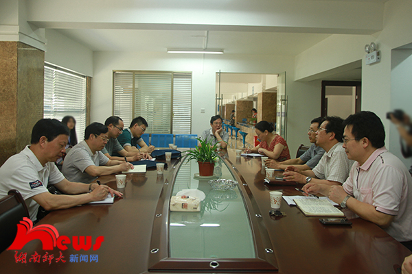 省委派驻高校第二督导组来校督查二级党组织教育实践活动(图7)