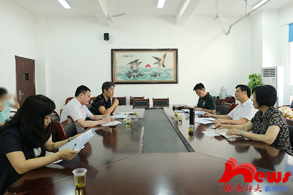 省委派驻高校第二督导组来校督查二级党组织教育实践活动(图2)