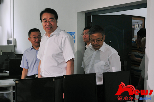 省委宣传部与我校共建新闻与传播学院 许又声出席启动仪式(图12)