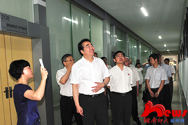 省委宣传部与我校共建新闻与传播学院 许又声出席启动仪式(图11)